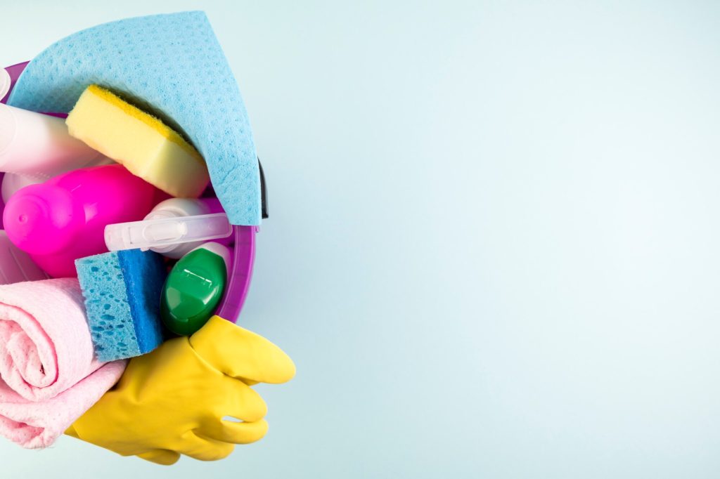 Flatlay-compositie van schoonmaakconcept